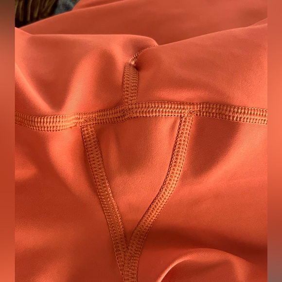 LIKE NEW Athleta Elation Train Logo 7/8 Leggings - M/P - Orange - Picture 9 of 11